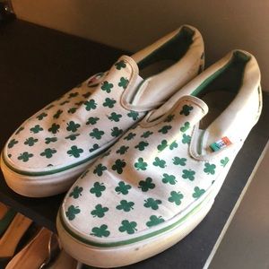 Limited edition St. Patrick’s Day shamrock vans 🍀